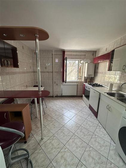 Apartament 3 camere etaj 1 rond Podu Ros
