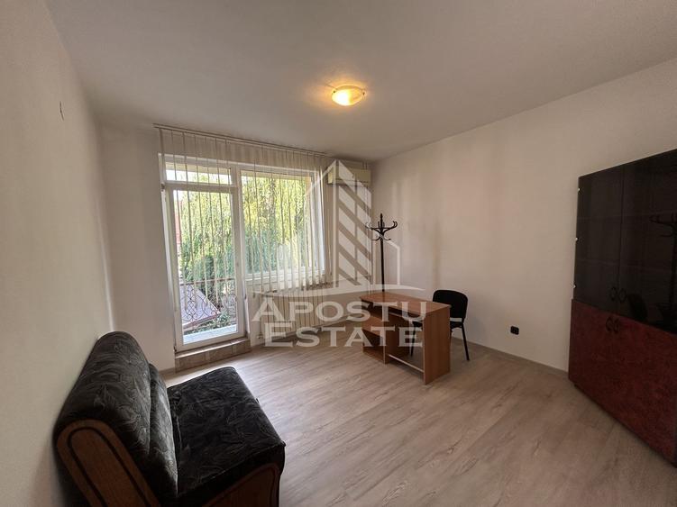 Spatiu pentru birouri de inchiriat, 30 mp, etajul 1, in Girocului