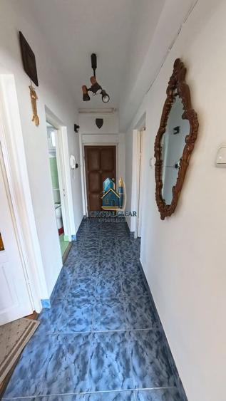 Două case în curte comună, 6 camere + 385 teren - zona semicentrală