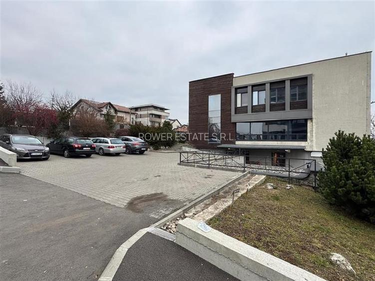 Spatiu Comercial,Clinica Medicala,Showroom,S+P+ET,situat in cartierul Dambul Rot - 25