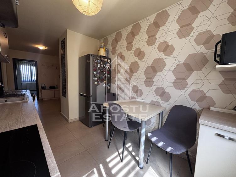 Apartament cu 3 camere de vanzare, decomandat, Tipografilor, Timisoara