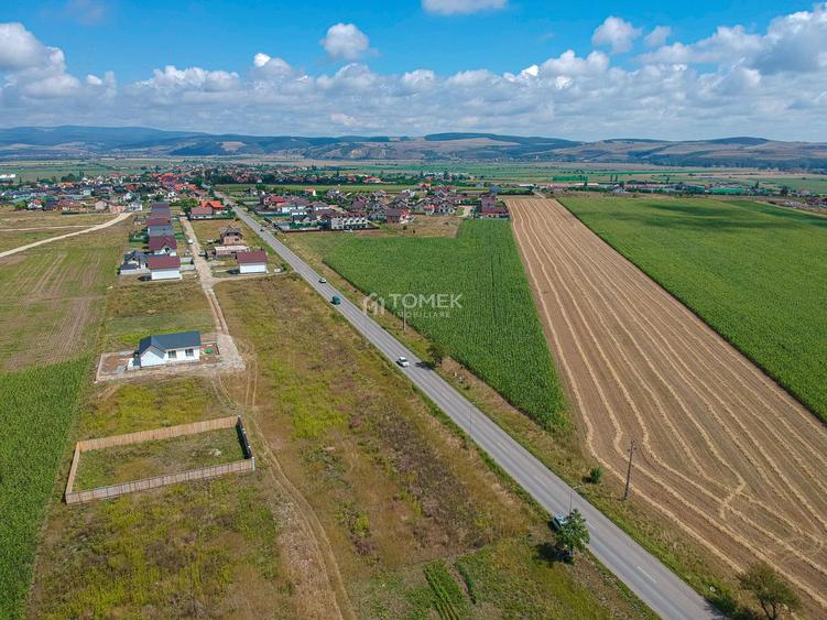 Terenuri pe șoseaua Brașovului în Bod spre Sanpetru