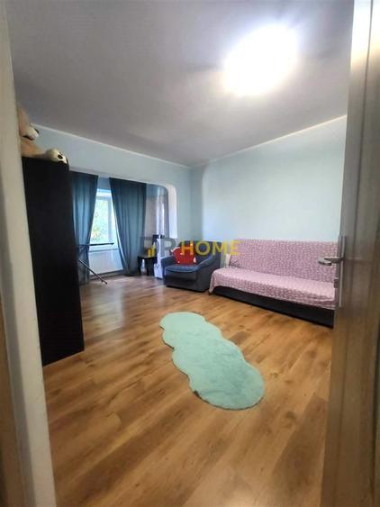 Apartament 2 Camere, Decomandat, etaj 2 din 3