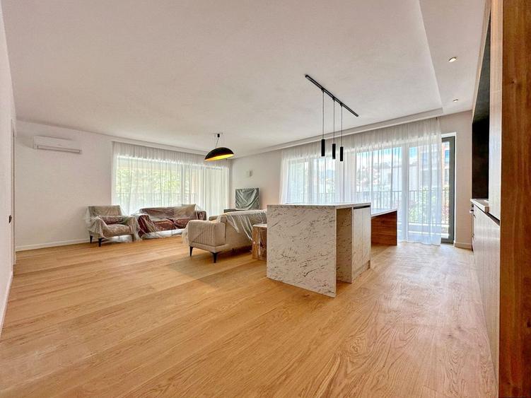 Apartament spatios inchiriere – Centru Brașov, vedere directă spre Tâmpa
