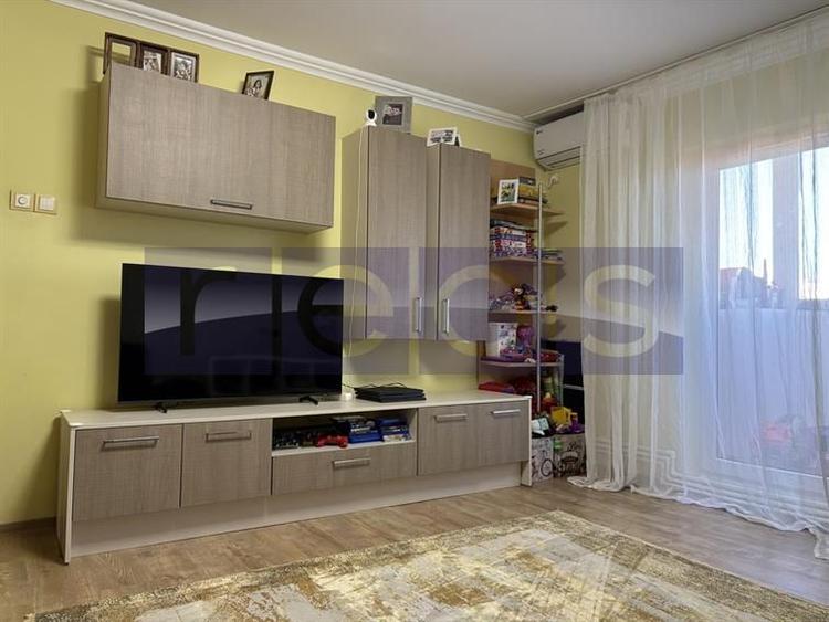 VANZARE 4 CAMERE DECOMANDAT PARCARE CALEA VITAN