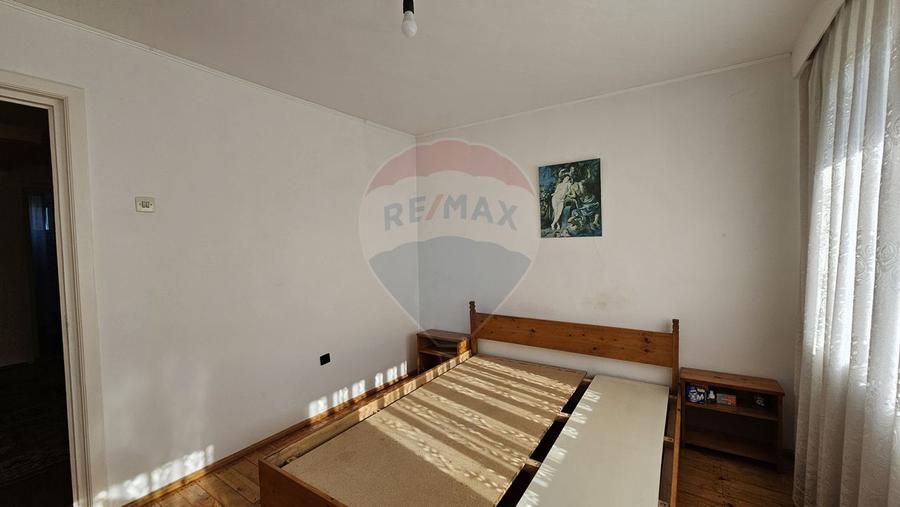 Casă / Vilă cu 5 camere în Baia-Bogata, Suceava