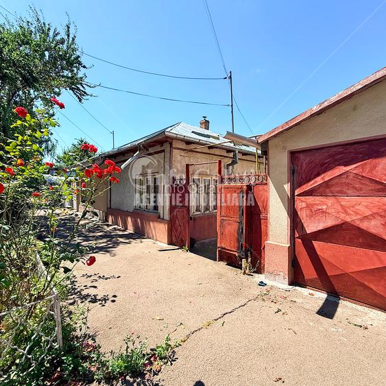 | Casa cu 2 camere | Curte: 134 mp + Garaj | Strada Cezar |