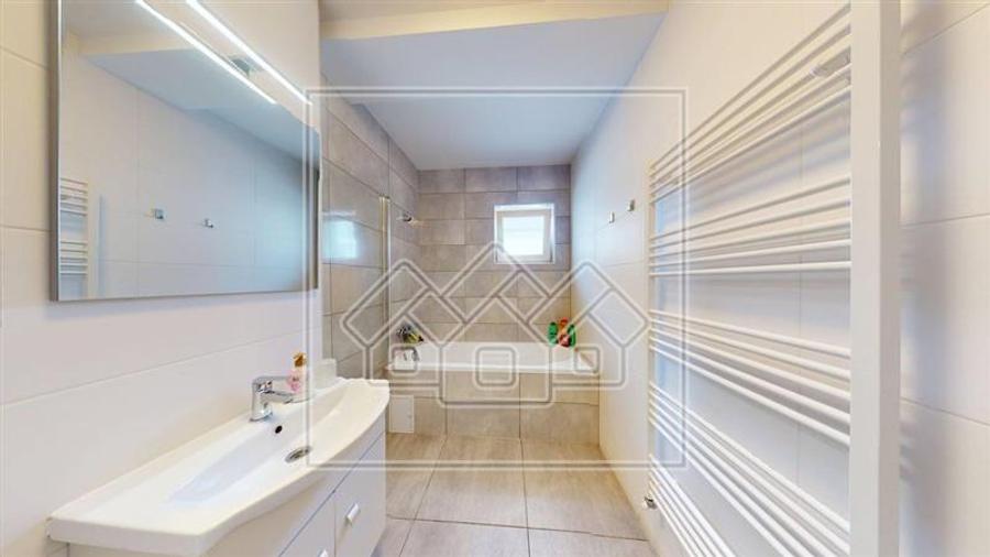 Apartament modern, cu 3 camere, balcon mare, loc de parcare inclus - C. Kogalnic