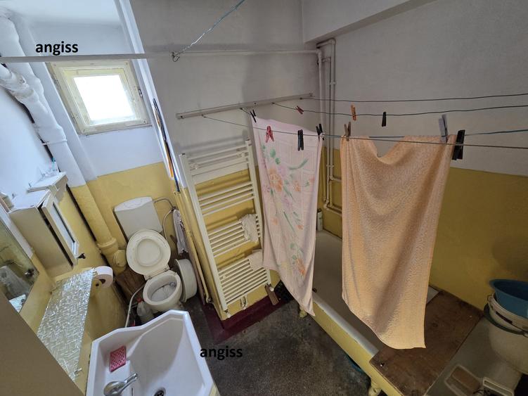 Apartament 3 camere str Isaccei PARTER INALT