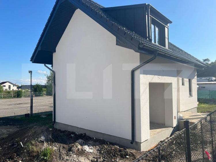 Casa de vanzare, cu 4 camere, 130,80 mp, zona Unirii