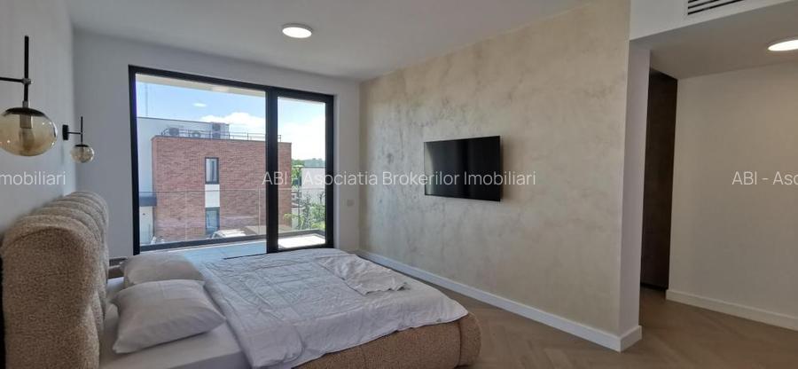 Proprietate exclusivista pe lacul Snagov 490000 euro / Chirie 2500 eu/luna - 18