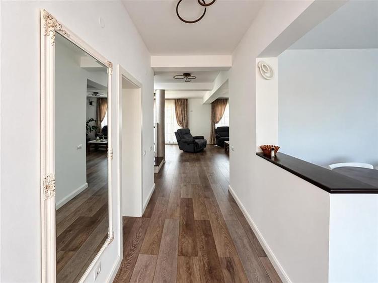 Casa moderna 4 camere pivnita 264mp teren zona Tineretului