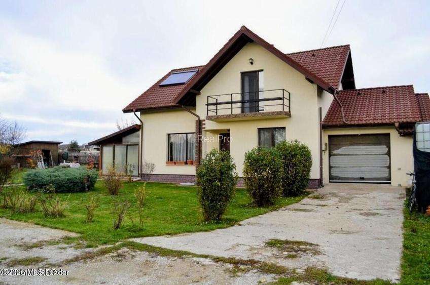 Glambocu - Bascov, Casa constructie 2008, teren 1066 mp - 2