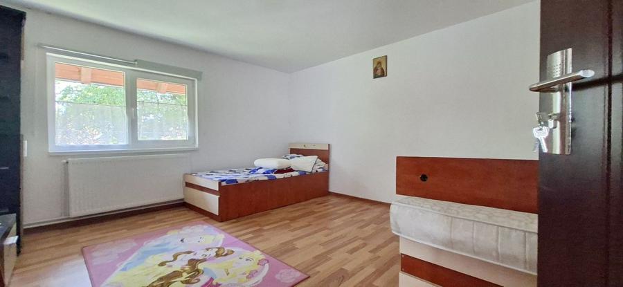 Casă deosebită cu garsonieră separată – Vulcan