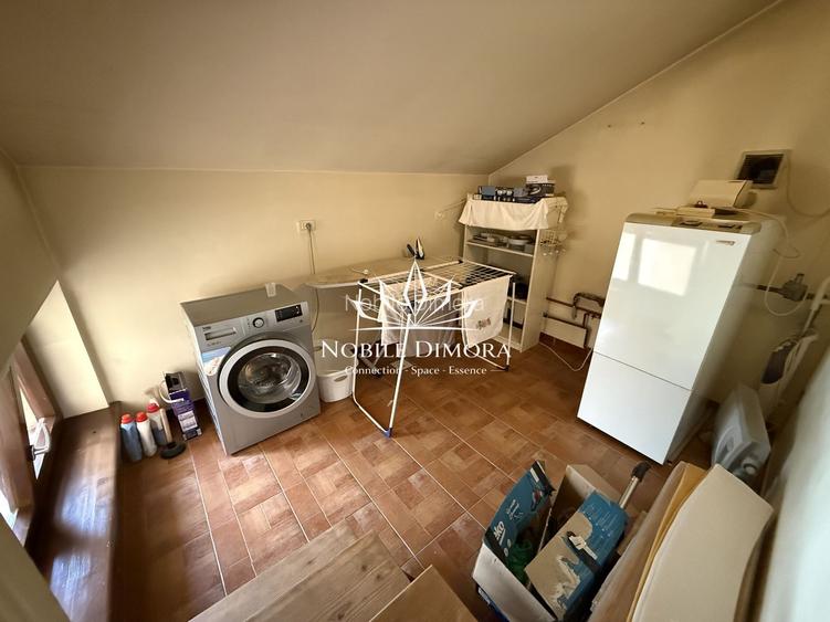 Casa unica in Timisoara: 5 camere - 3 bai - 2 garaje - 950 mp de teren - 34
