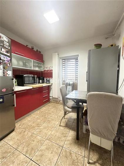 Apartament 3 Camere Decomandat Zona Far - 19