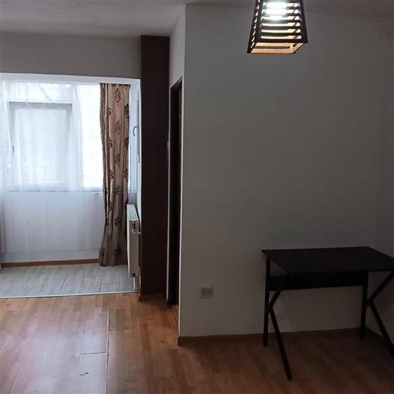 Garsoniera de vanzare in Galata etaj intermediar