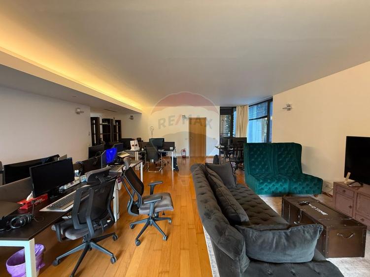 INCHIRIERE Apartament cu 3 camere in zona Primaverii