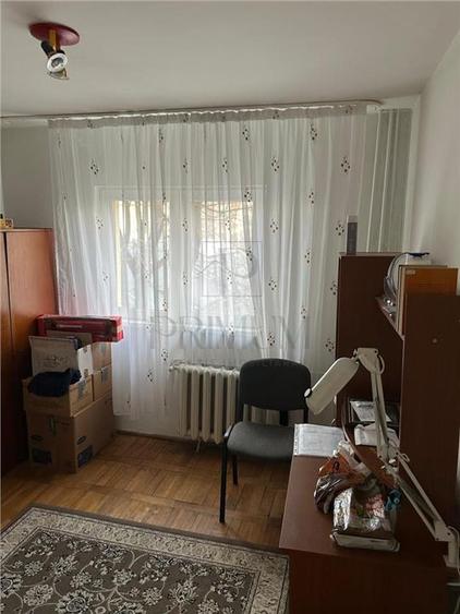 GIROCULUI - ETAJ 2 - BLOC IZOLAT - 3 CAMERE - 2 BAI