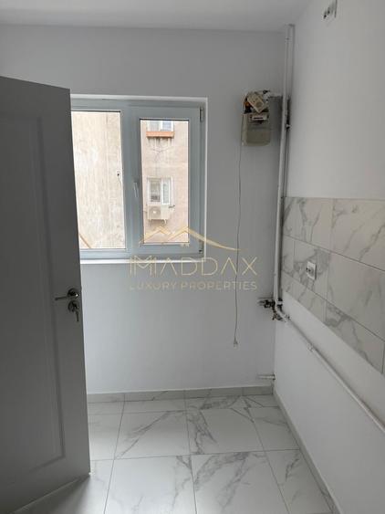 Apartament cu 4 camere de vanzare II Timpuri Noi - Tineretului ***