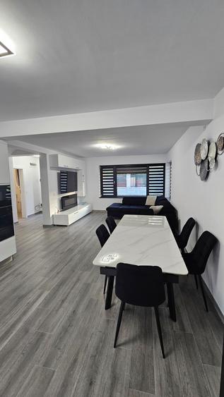 Chirie Duplex situat la 4 minute de Primarie finisat mobilat 1000eur/luna