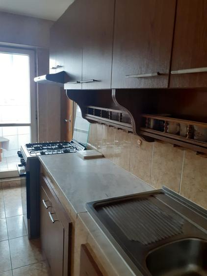 Iancului,Metrou, 3 camere, DECOMANDAT,2 GRUPURI SANITARE,STRADAL,2AC, 80MP