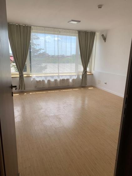 Mansardă Luminoasă și Deosebită – 7 camere ,225 mp utili + 2 Locuri de Parcare