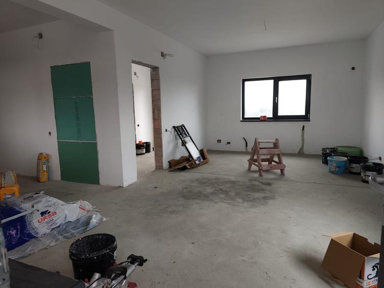 FARA COMISION case 4 camere 2 bai terasa P+1+pod canal apa gaz curent la cheie