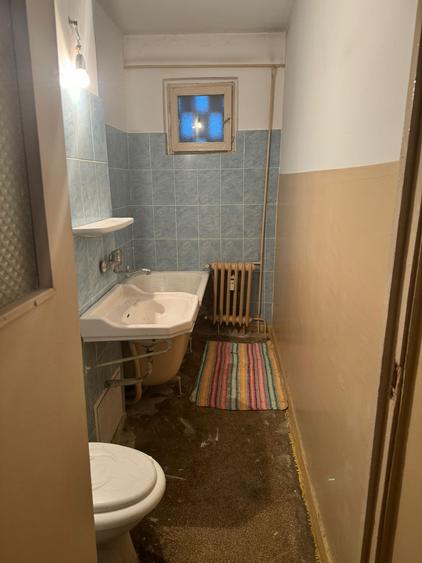 Zona Lamaita, se vinde apartament nedecomandat ,doua  camere pret 38000 euro