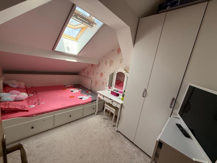 Apartament 4 camere decomandat cu scara interioara, Zona Sarari