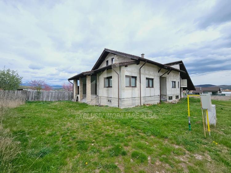 Casa individuala | Garaj | 350 mp | 861 mp teren | Micesti