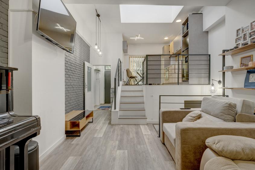 Loft Urban Intrare proprie 64 mp utili |Reconfigurat în 2017 Mobilat Mobexpert