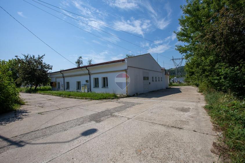 Hală de vânzare – 322 mp , Ideală pentru atelier, garaj sau investiție