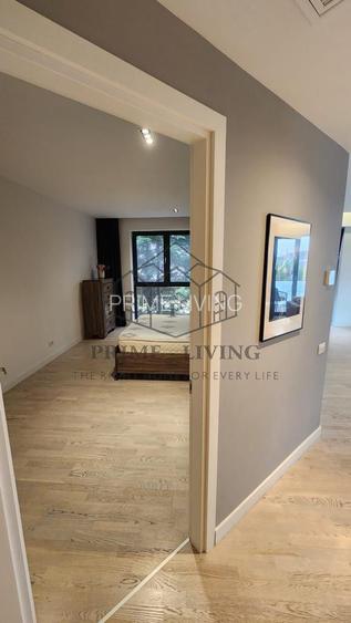Apartament situat la etajul doi al unui bloc cu 3 etaje