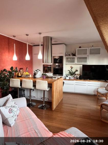 Vanzare apartament luminos de 2 camere, Strada Batistei DIRECT PROPRIETAR