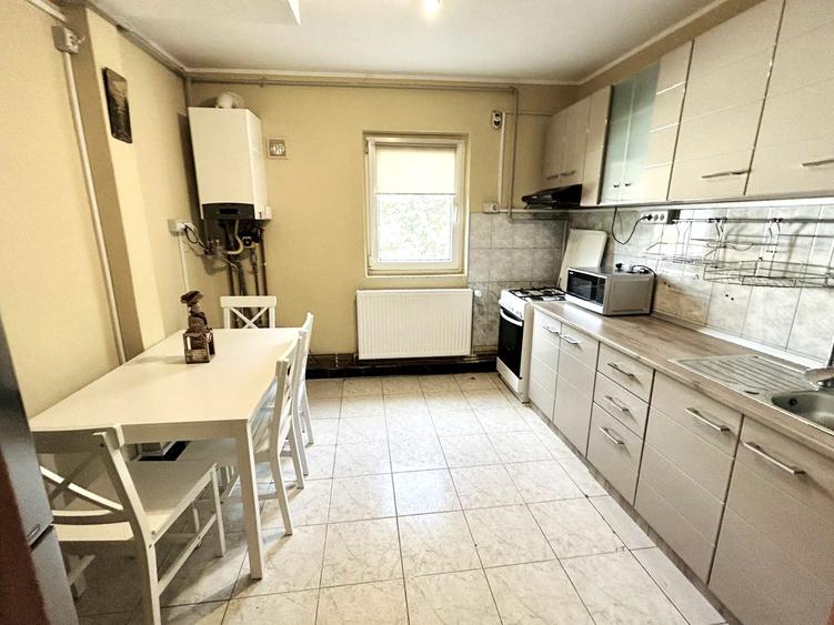Apartament spatios 3 camere, 64 mp utili, etaj 4 - Zona Complexului