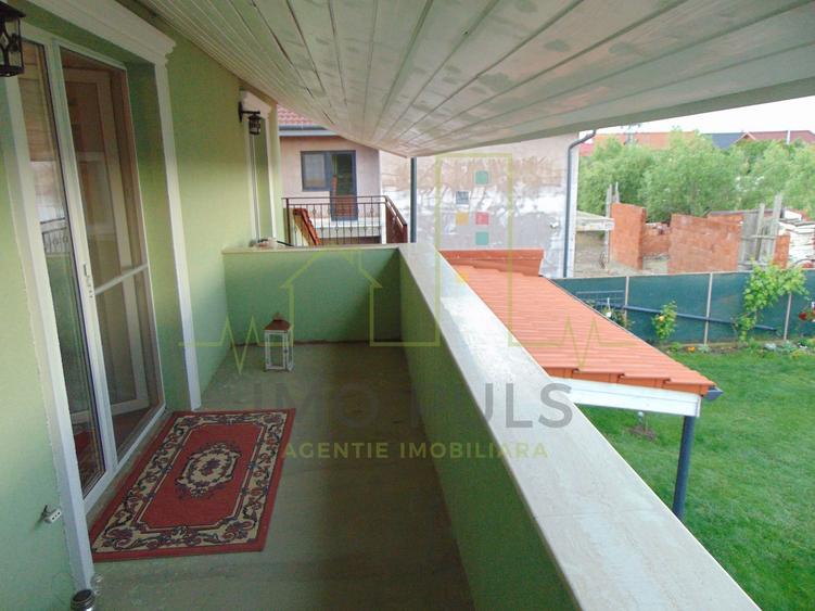 Casa individuala. 5 dormitoare. 4 bai.
