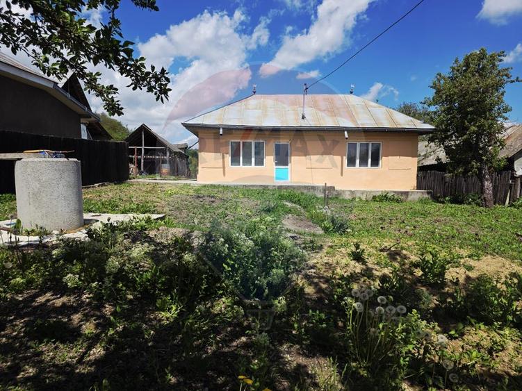 Casa de vanzare in sat Botesti, com. Ungureni, jud. Bacau.