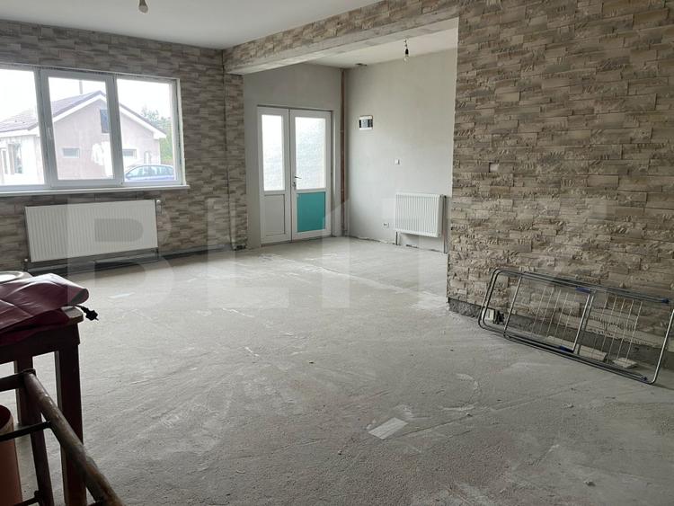 Casa P+1, deschidere bilaterala, 564 mp, Isalnita
