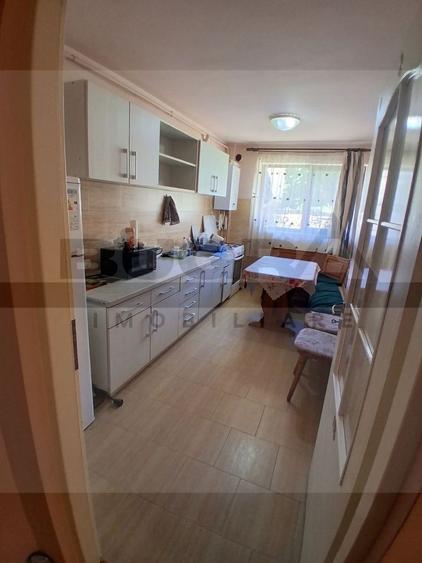 Apartament o camera, 35mp, zona Intre Lacuri