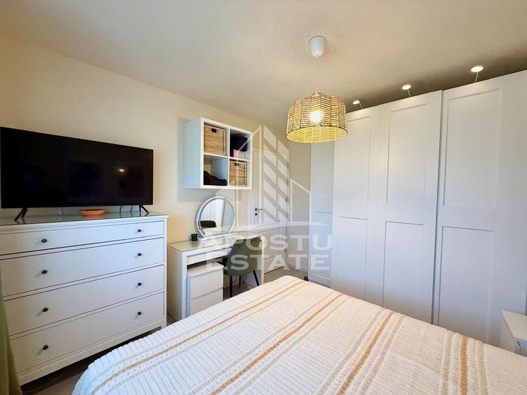 Jumatate de Duplex de vanzare, panouri solare, 95 mpu, Sanandrei