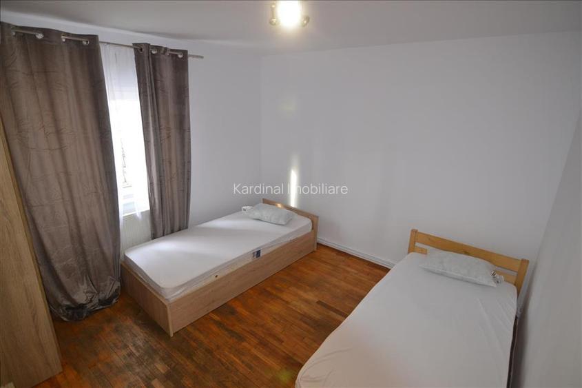 Apartament 3 camere decomandat intrare Răcădău, Str. Carpați - 4
