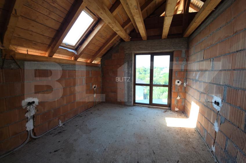 Teren 10 ari cu casă la roșu 240 mp cu plus garaj–Valea Rusului, panorama oraș - 7