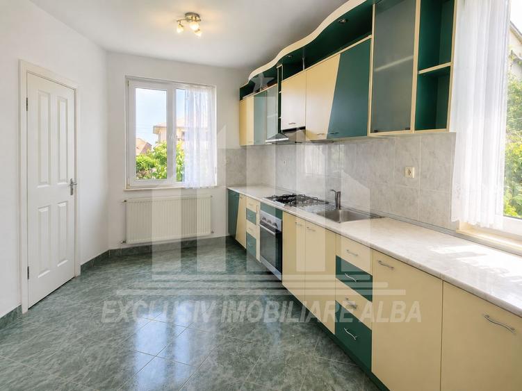 Casa individuala | 240 mp | 730 mp teren | Toate utilitatile | Cetate