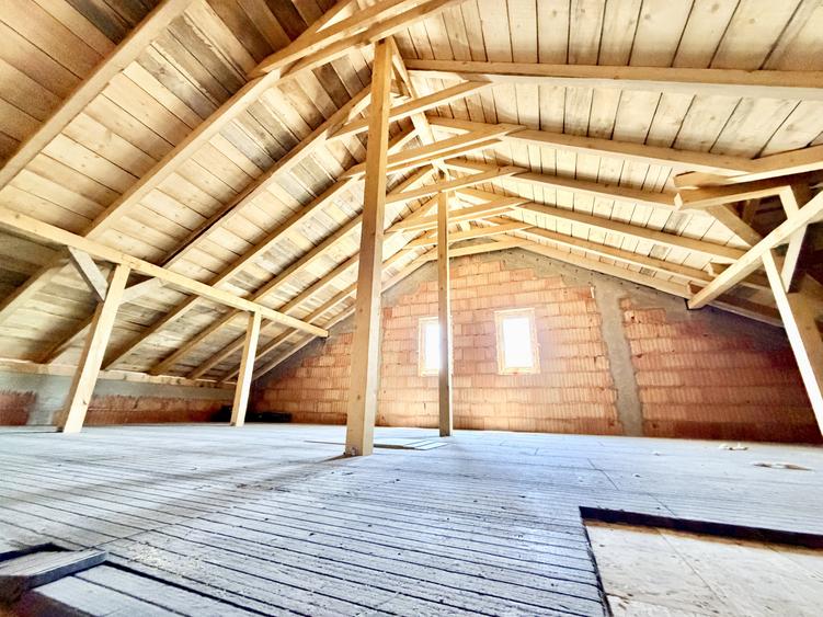 Duplex cu 3 camere | Posibilitate mansardare in Mosnita Noua