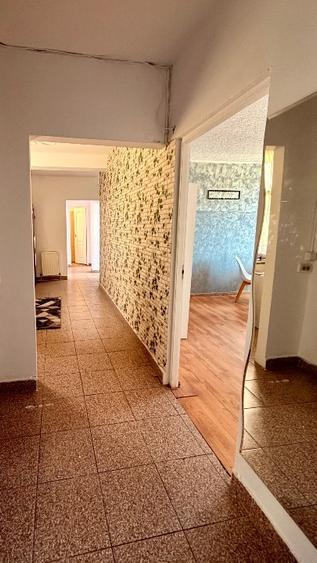 Apartament de vanzare , zona centrala . Strada piata victorie