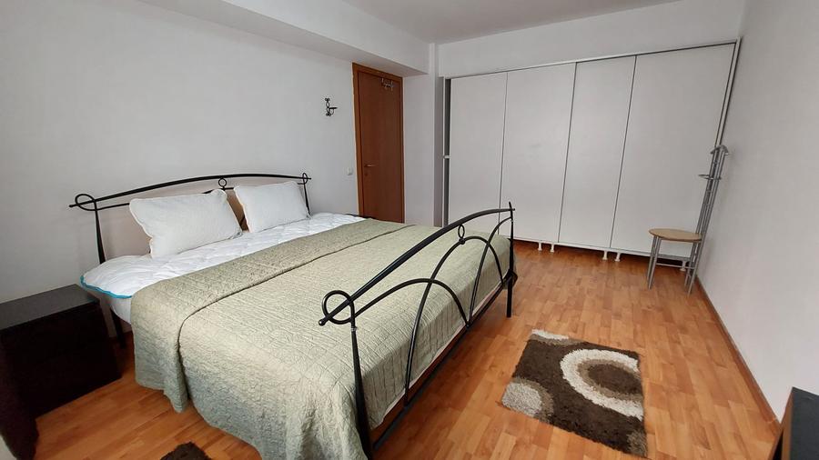 Doua camere cu centrala si parcare Confort Park Rin Grand