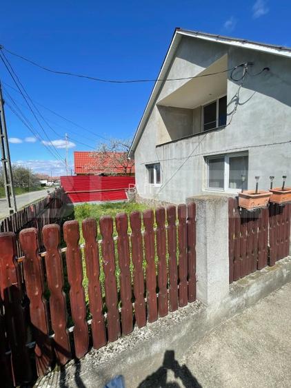 Casa cu 3 camere, 90 mp, 2 anexe gospodaresti si teren de 3000 mp, zona Crucisor - 15
