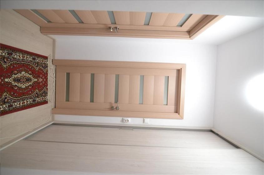 Inchiriere apartament 2 camere etaj intermediar Tractorul- Goga