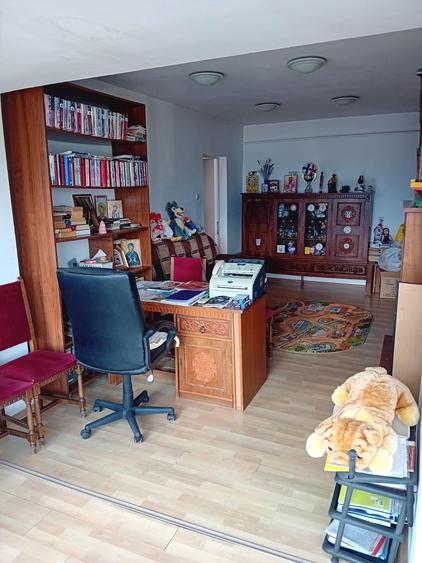 OFERTA DE VANZARE ! Apartament cu 4 camere et 1 pret 160.000 euro